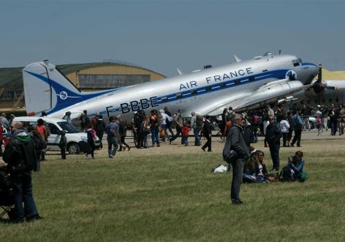 un DC3 Dakota, meeting aérien, Salon de France 2013