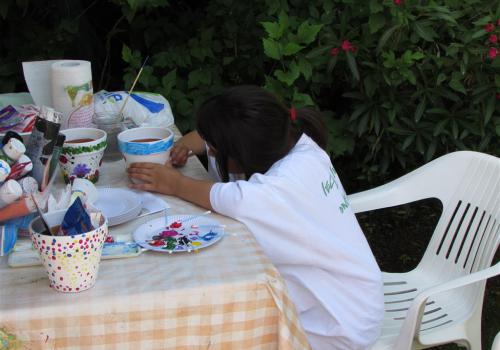 peinture sur pots de fleurs