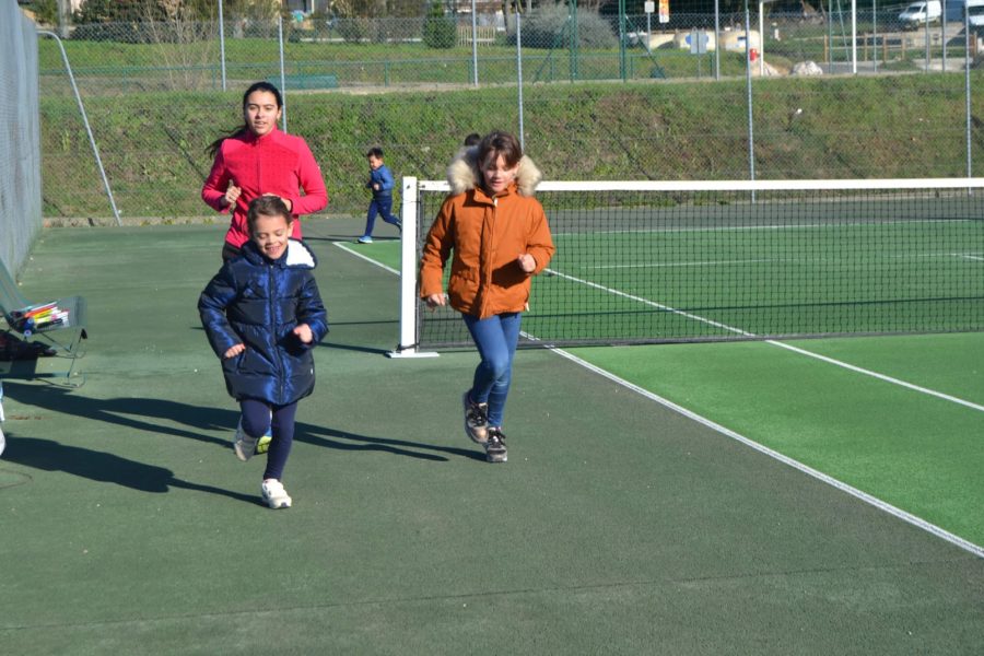 Jeux de balles à l'Aphyllanthe