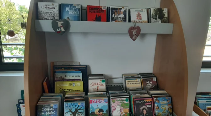 Il y a de nouveau des DVDs à la bibliothèque