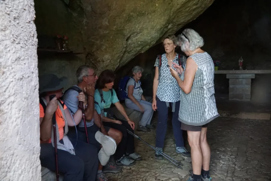 Dans la chapelle San Chaousou, en réalité un abris sous roche